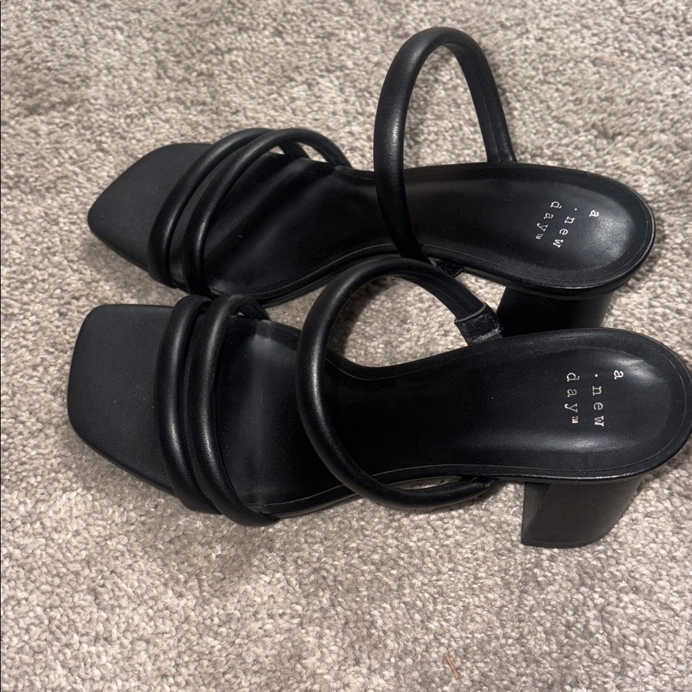 A New Day jet Black Strappy block heels 3 inch size 9.5 new - Picture 5 of 7
